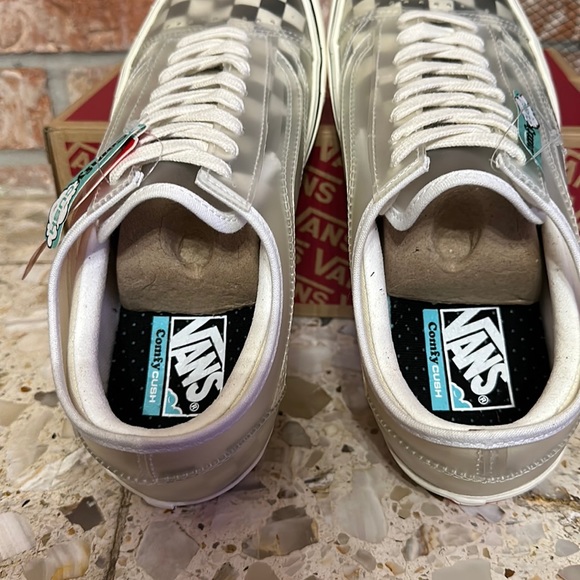 Vans comfy Cush slip on with transparent old skool - Picture 6 of 11